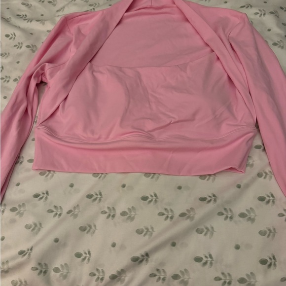 Sold. long sleeve sports top from halara. - Picture 2 of 4